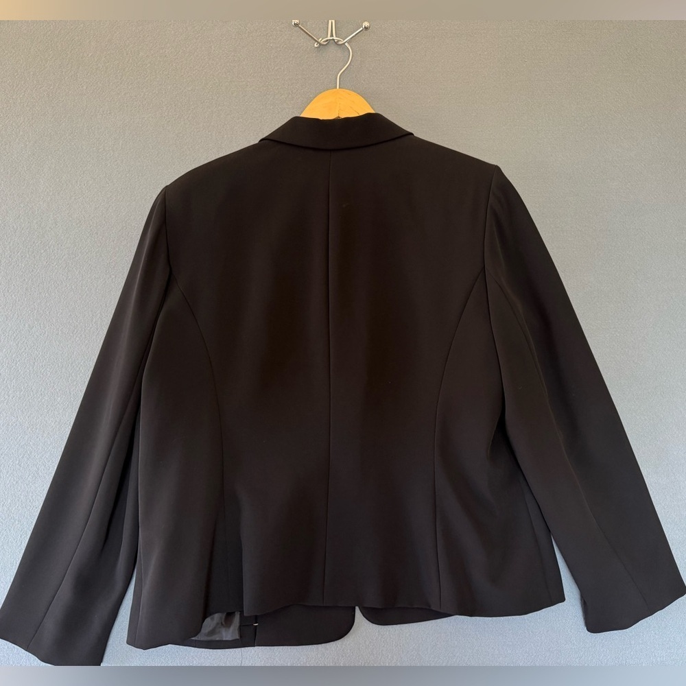 Vintage Tahari by Arthur S. Levine Black Blazer Shoulder Pads Metal Ring Accents - Picture 3 of 12